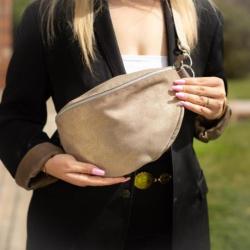 LA CARTABLIERE  Sac Banana Midi pailleté.