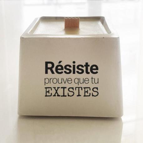 TOUT EST DIT Bougie Résiste. TOUT EST DIT Bougie Résiste.