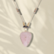 LOETMA Collier Sautoir Shardana Quartz rose.