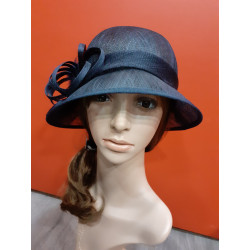 Chapeau de cérémonie en sisal, forme cloche