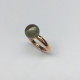 Bague cabochon quartz olive en or rose .